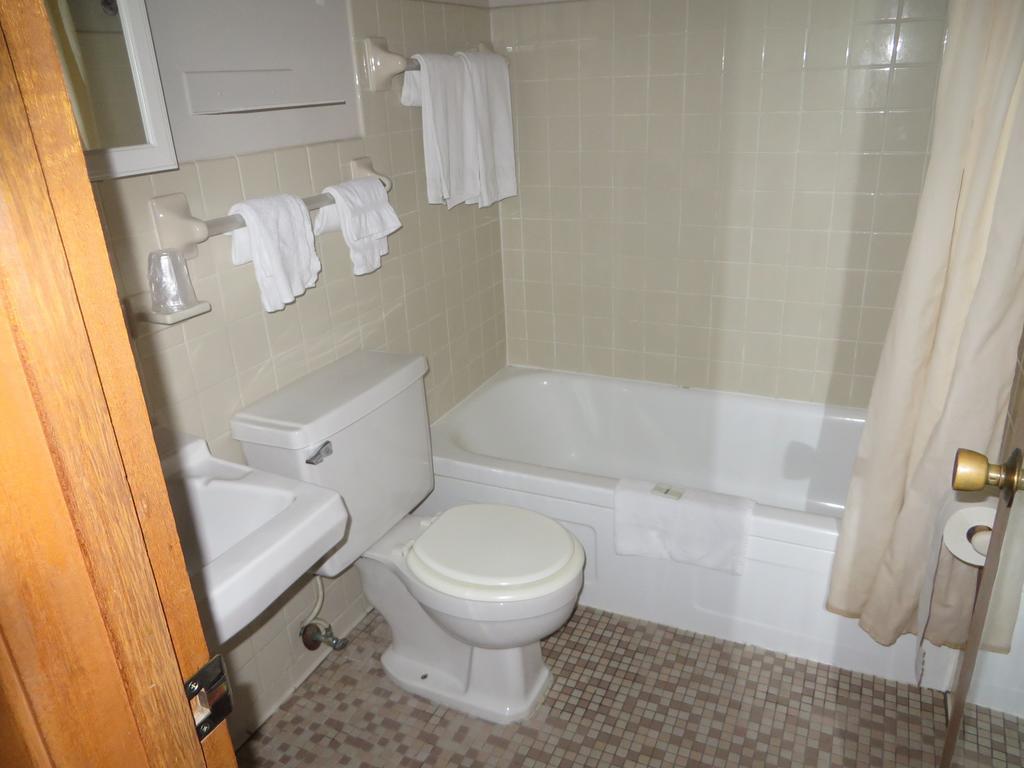 2Nd Street Inn & Suites Рочестер Номер фото
